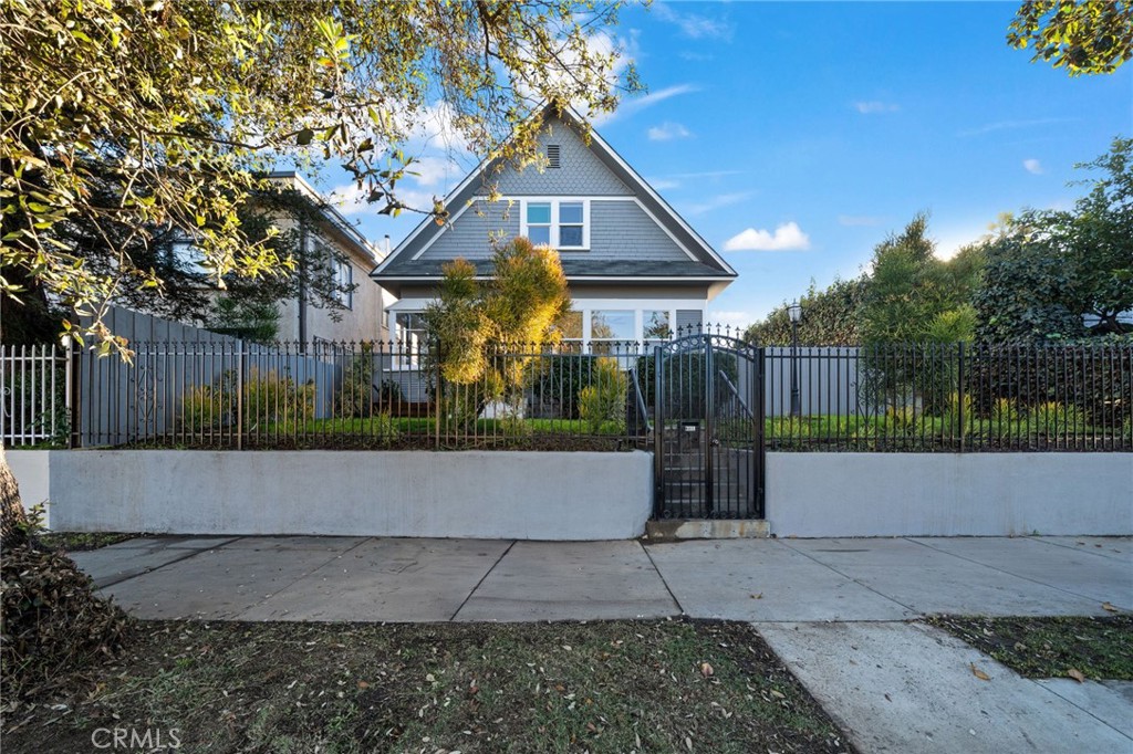 MLS #PW25270409 image #1