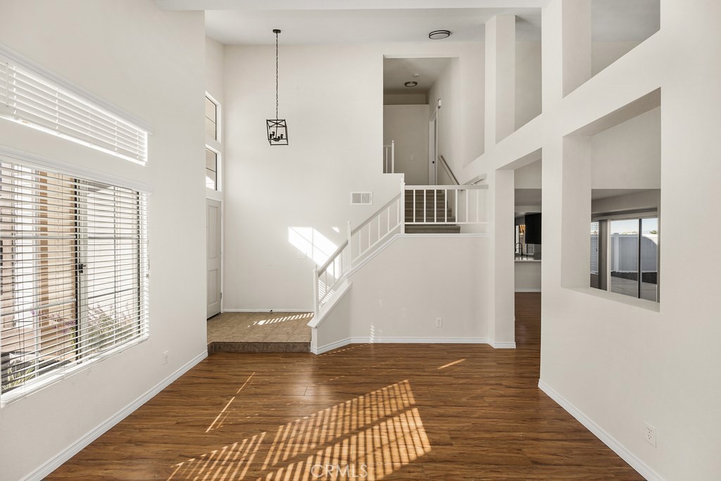 MLS #PW25270501 image #3