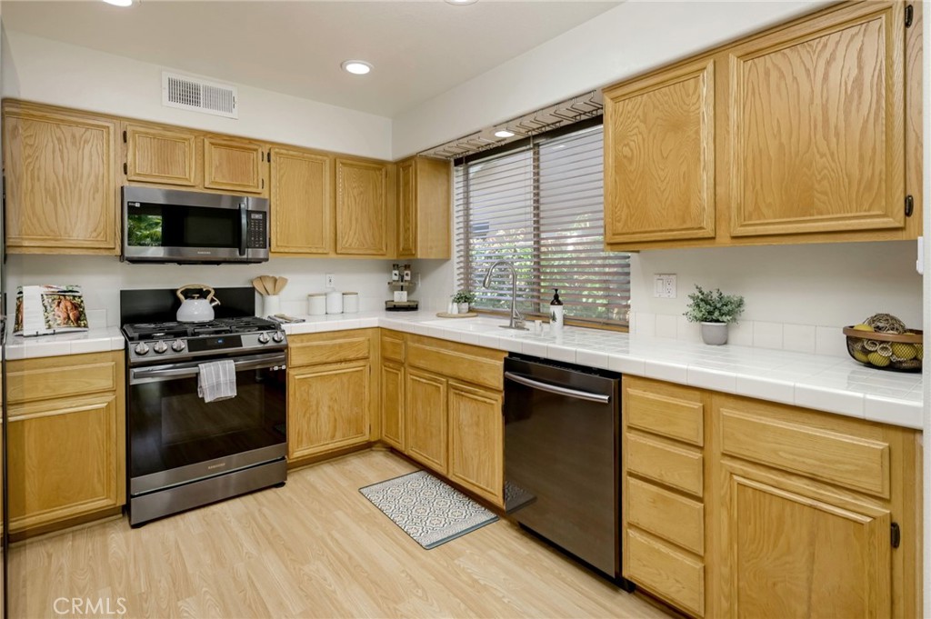 MLS #PW25270862 image #16