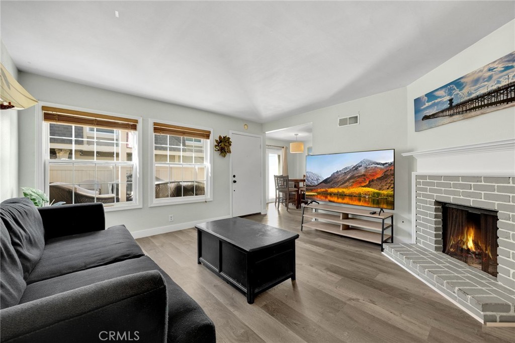 MLS #PW25271328 image #1