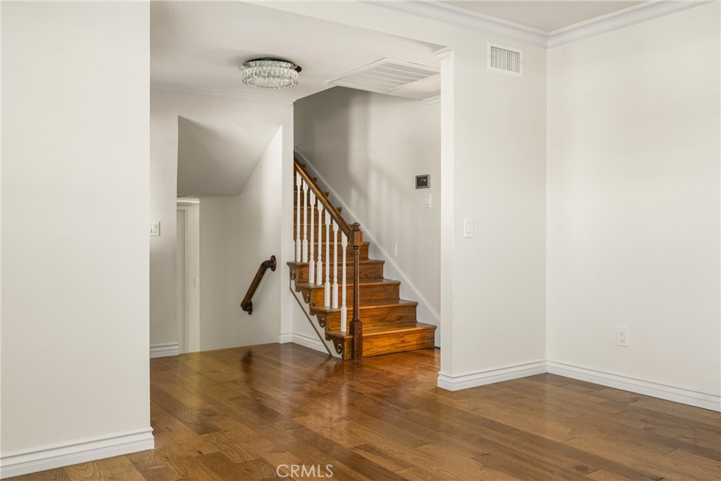 MLS #PW25272213 image #5