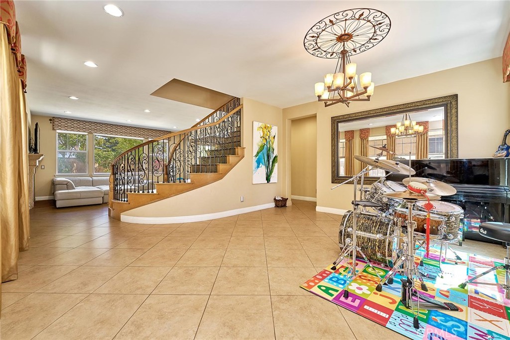 MLS #PW25272340 image #5