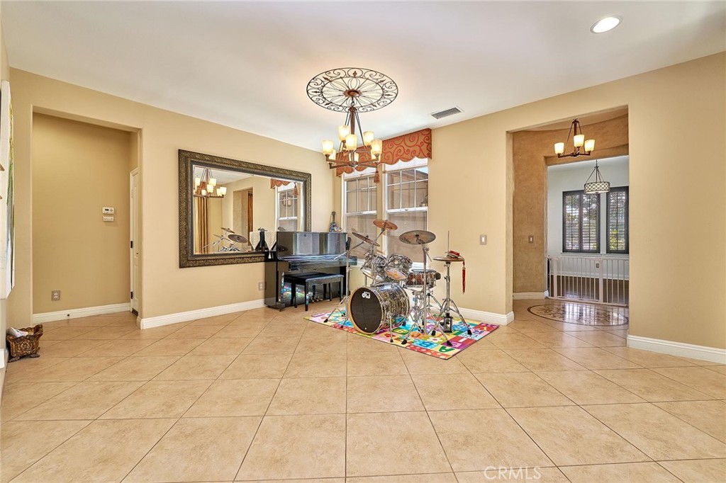 MLS #PW25272340 image #6