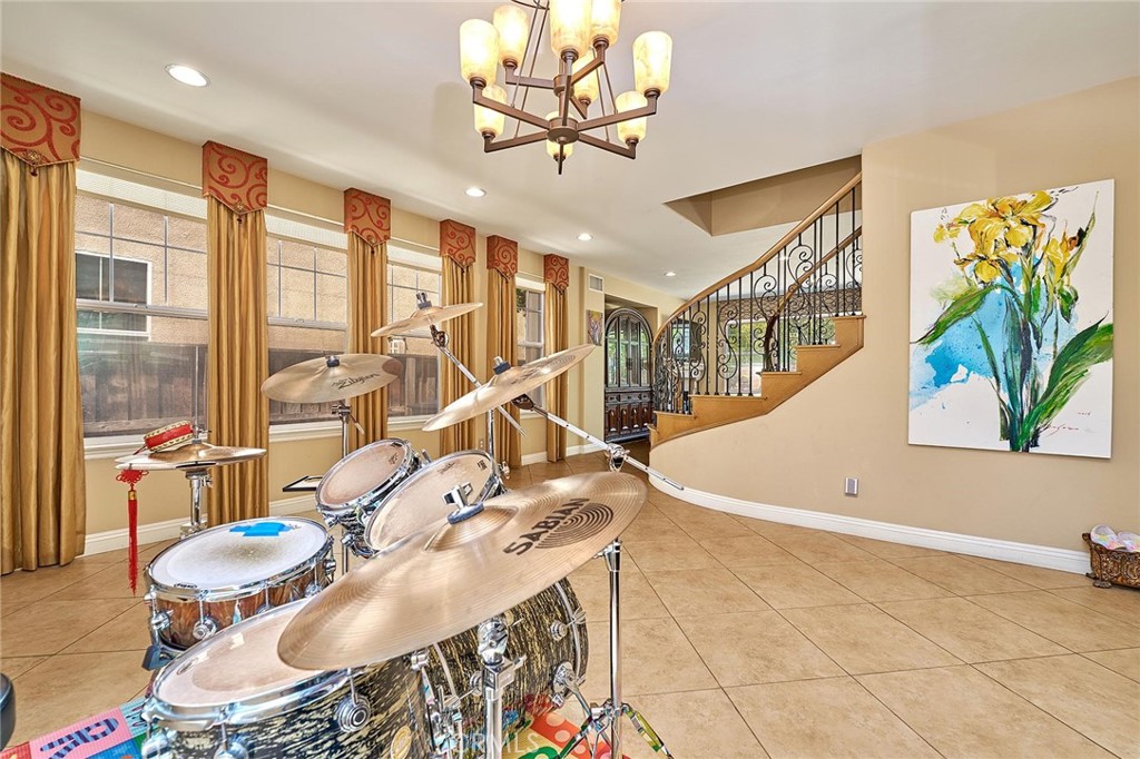 MLS #PW25272340 image #8