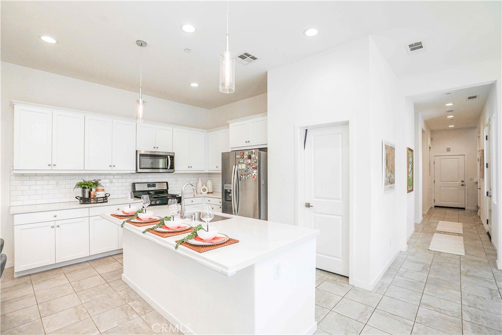 MLS #PW25273835 image #6