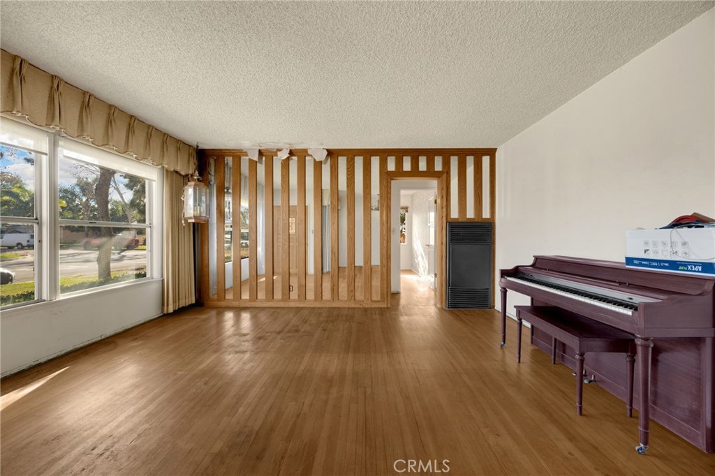 MLS #PW25274510 image #4