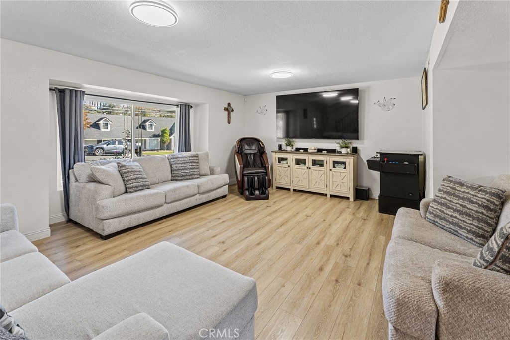 MLS #PW25274576 image #4