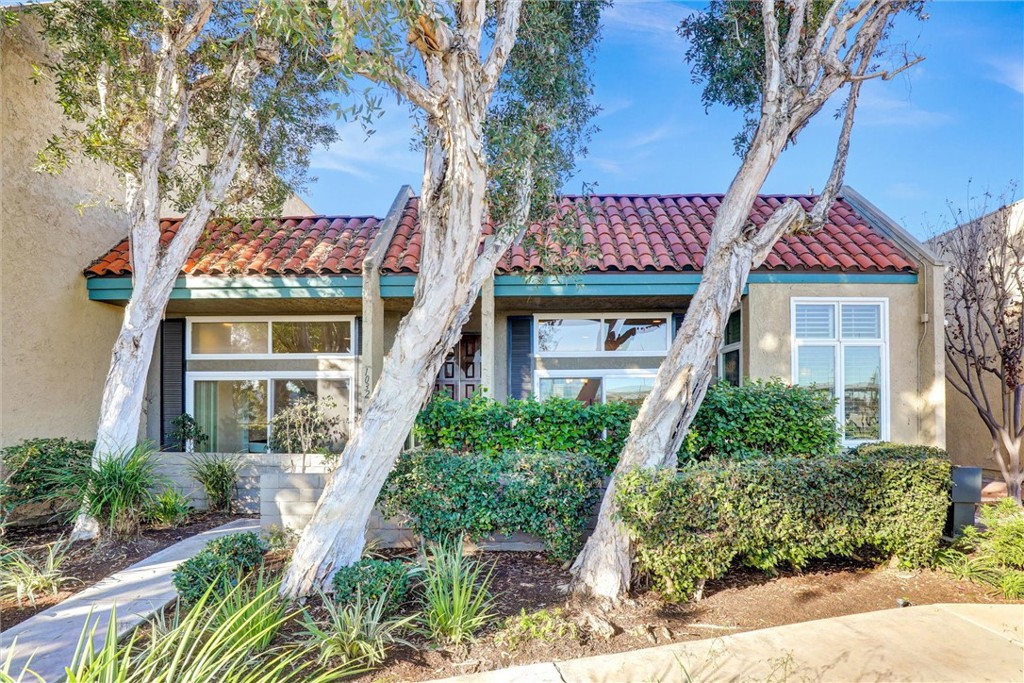 MLS #PW25275059 image #1