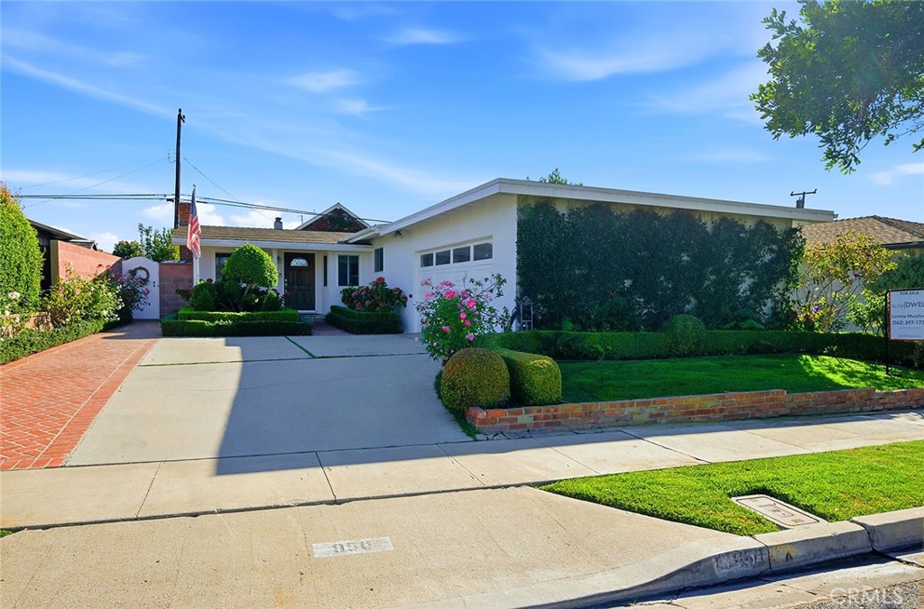 MLS #PW25275282 image #1