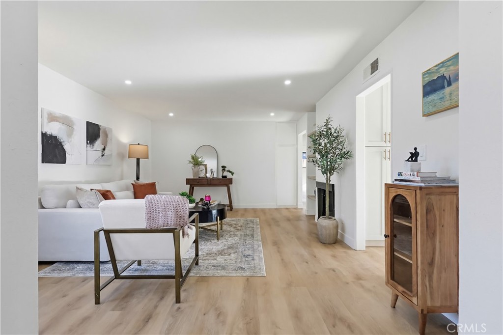 MLS #PW25275341 image #4