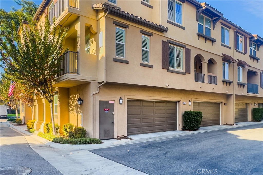 MLS #PW25275672 image #1