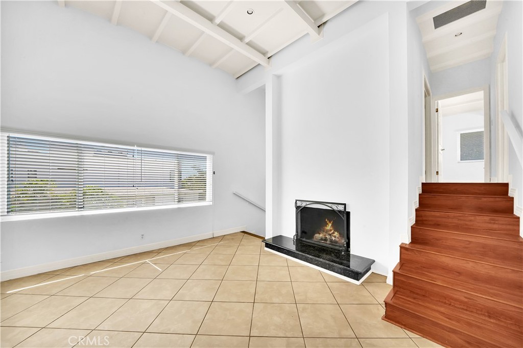 MLS #PW25275819 image #4