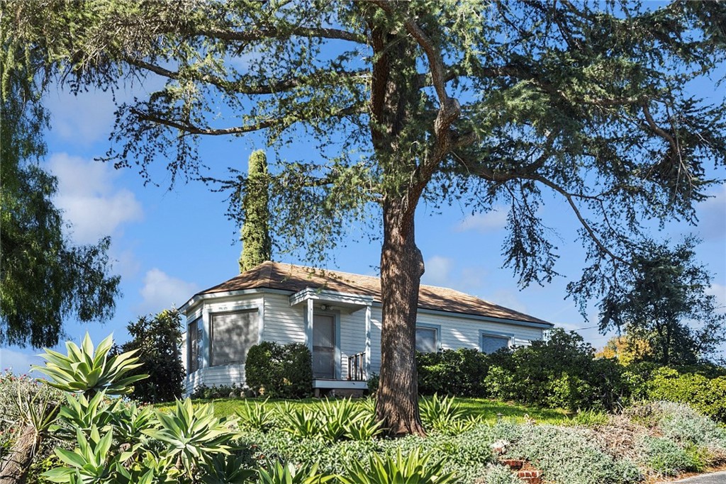 MLS #PW25276193 image #1