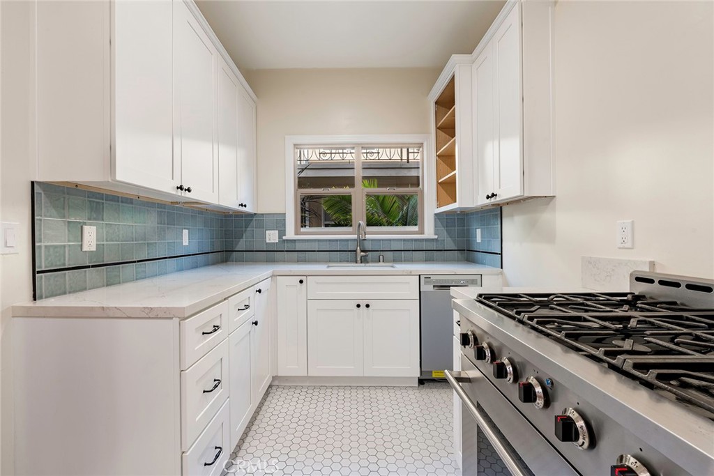 MLS #PW25277219 image #1