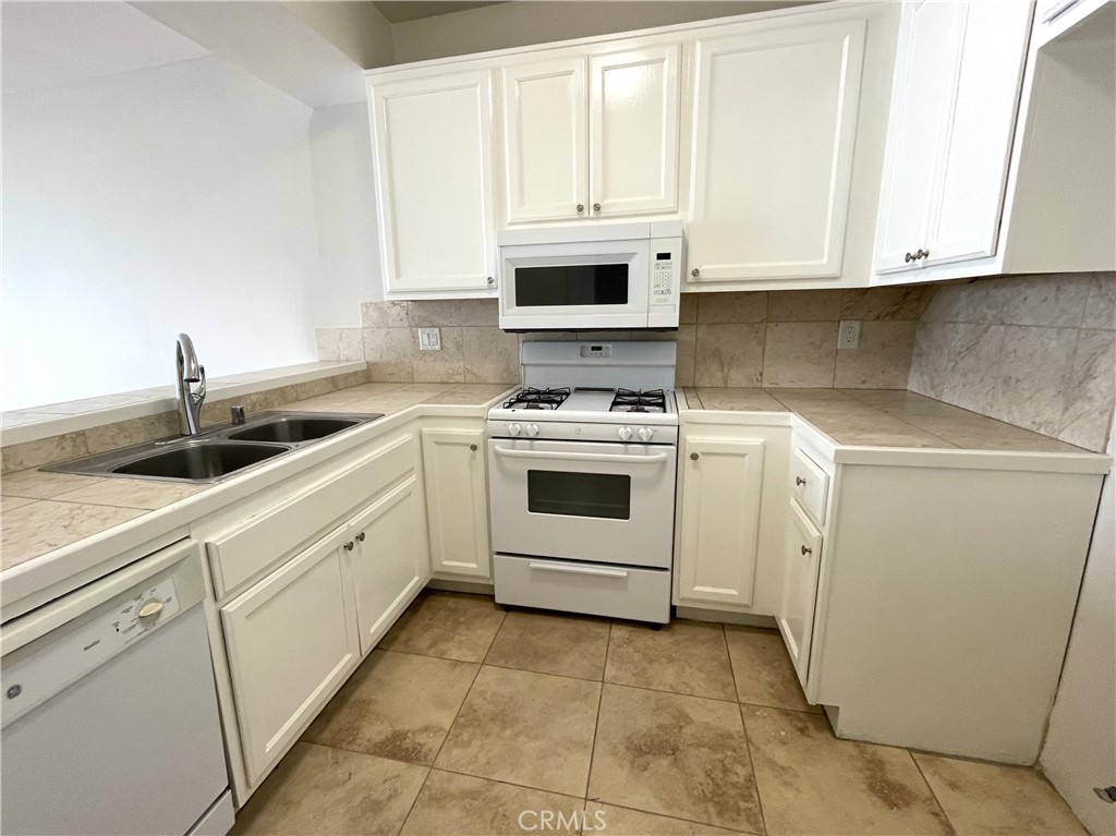 MLS #PW25280191 image #3