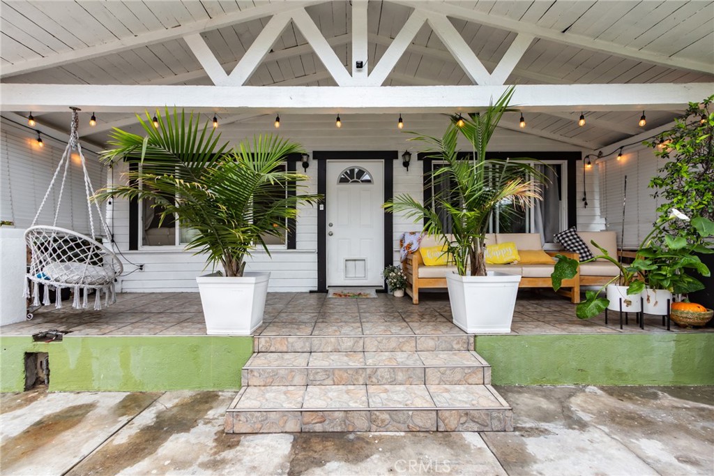 MLS #PW25280381 image #1