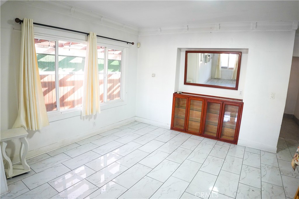 MLS #PW25280381 image #5