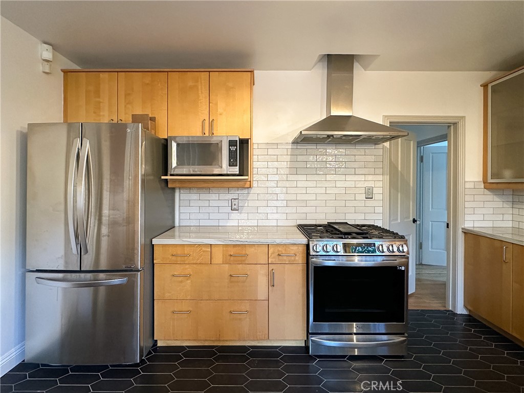 MLS #PW25281925 image #2