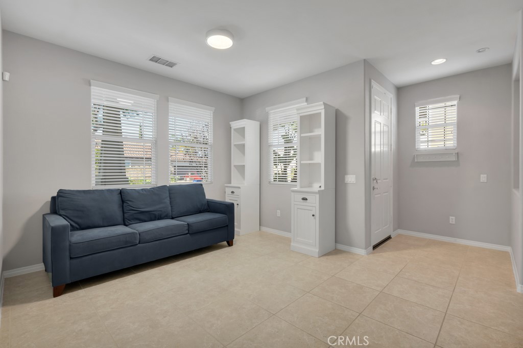 MLS #PW26004934 image #5