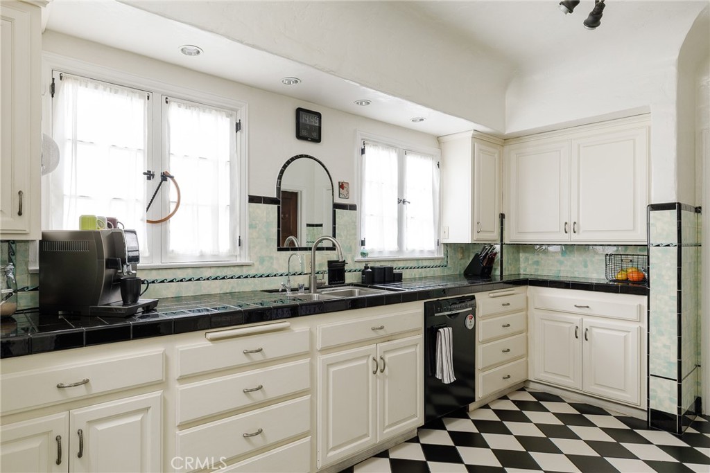 MLS #SB25056661 image #16