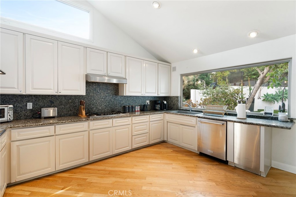 MLS #SB25083559 image #9