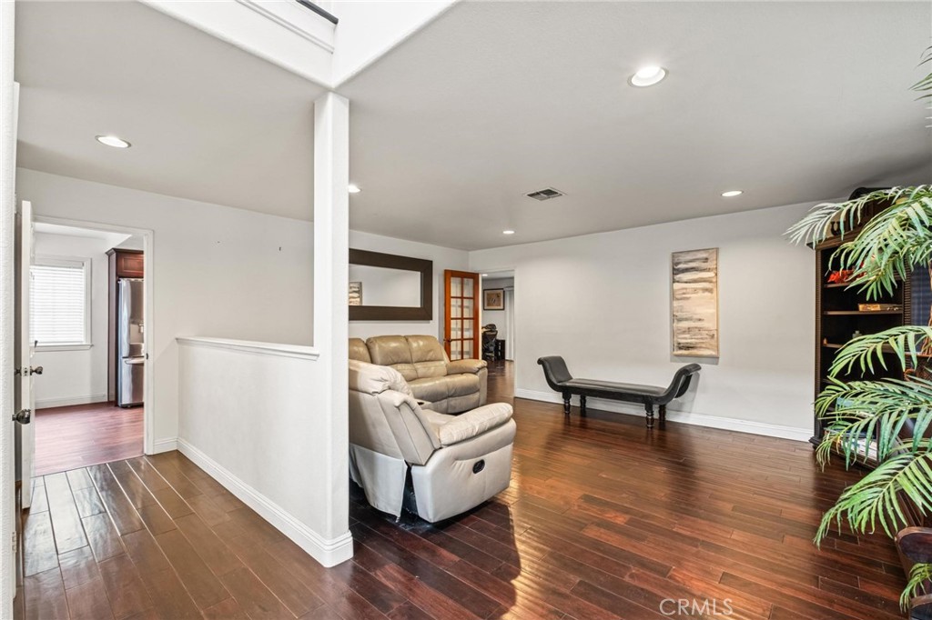 MLS #SB25091437 image #2