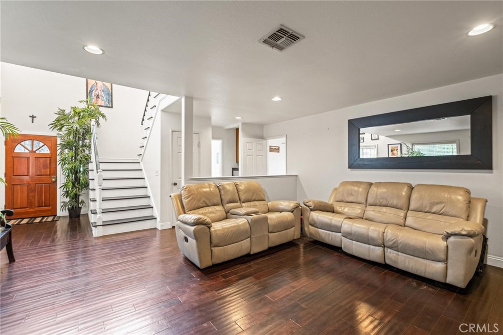 MLS #SB25091437 image #3