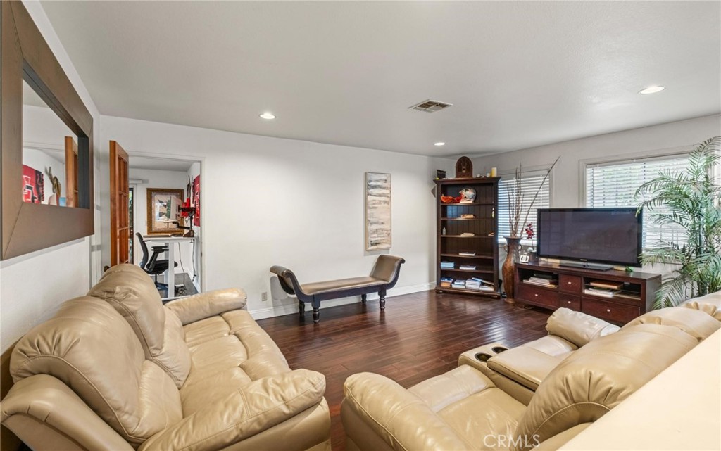 MLS #SB25091437 image #4