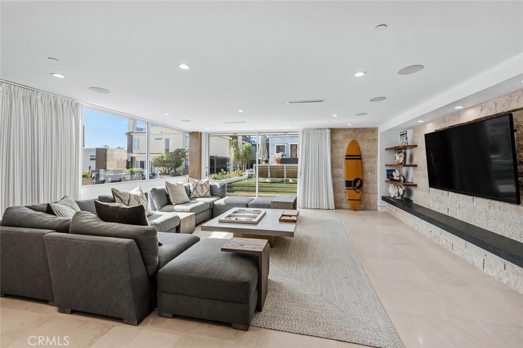 MLS #SB25093362 image #17