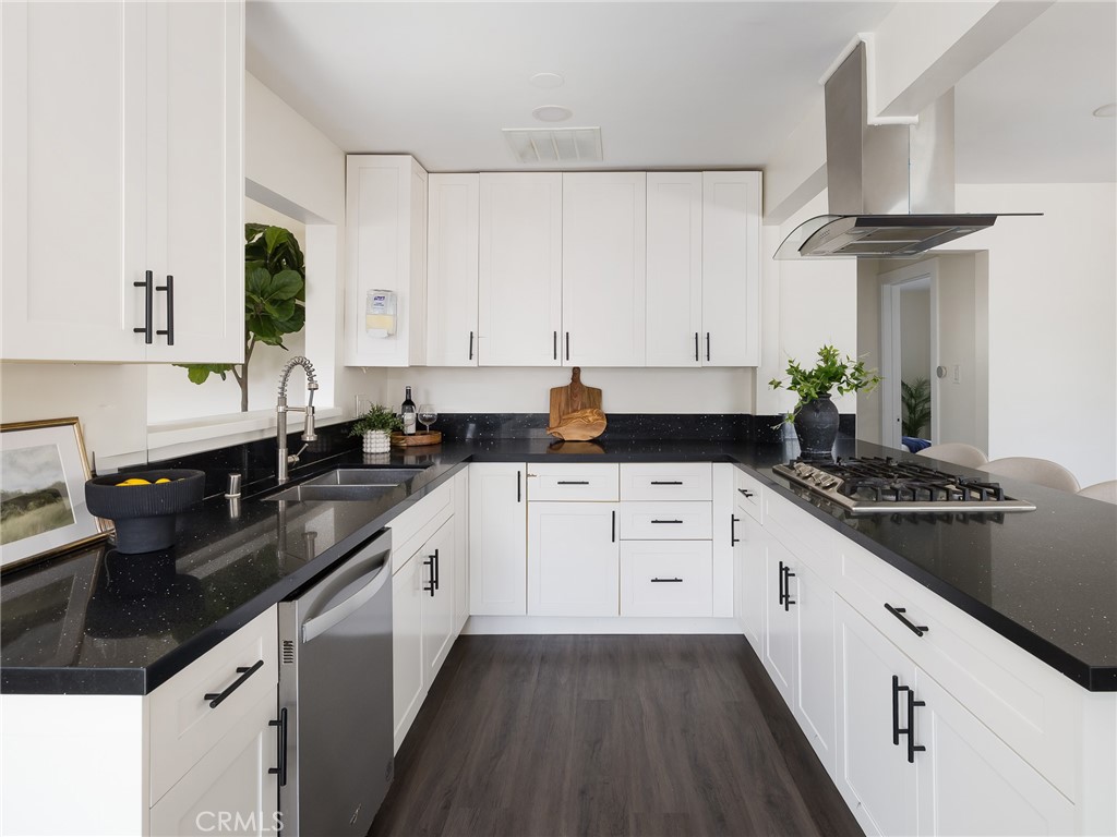 MLS #SB25111600 image #9