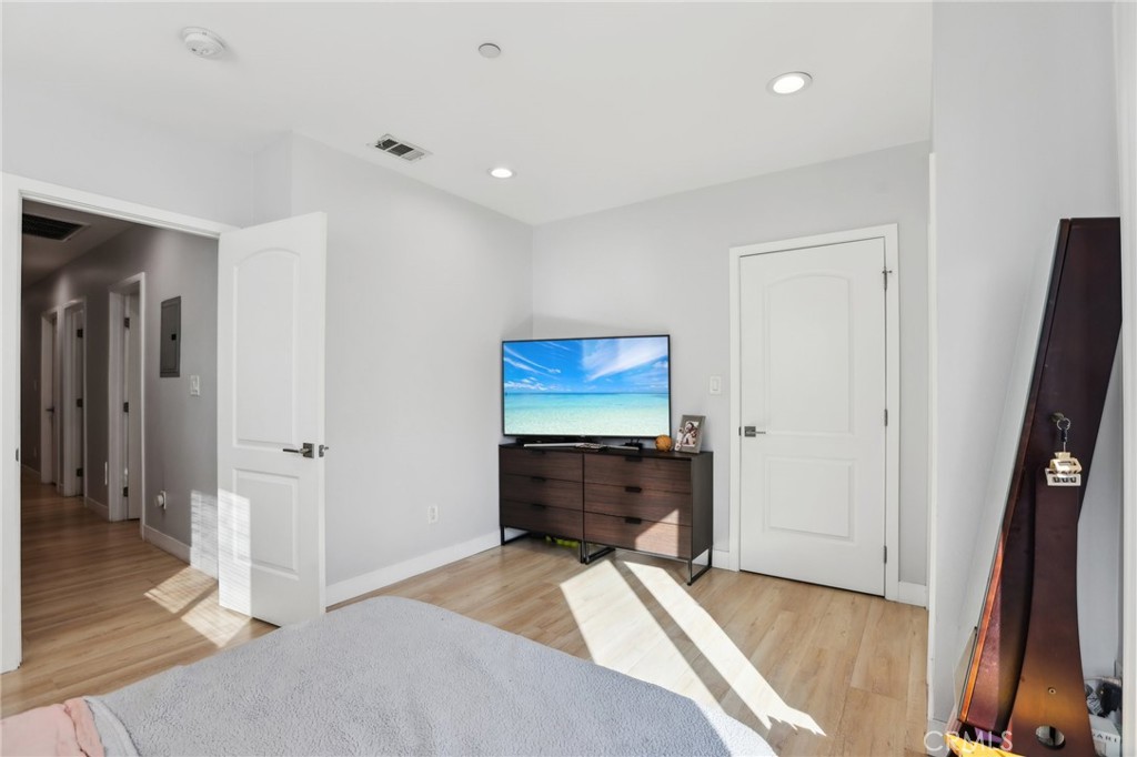 MLS #SB25115559 image #10