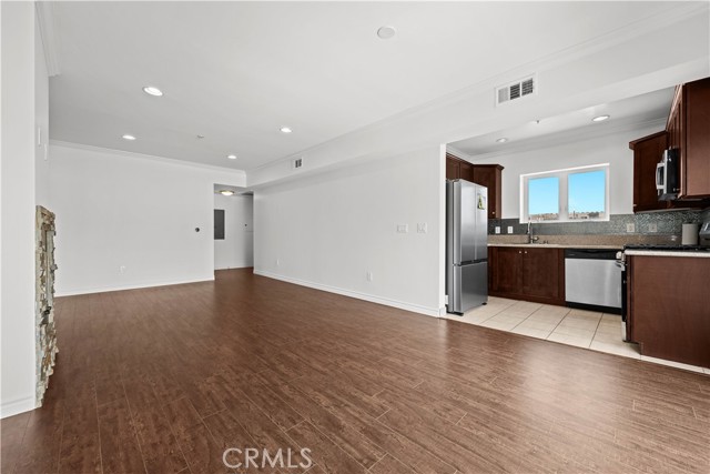 MLS #SB25124683 image #8