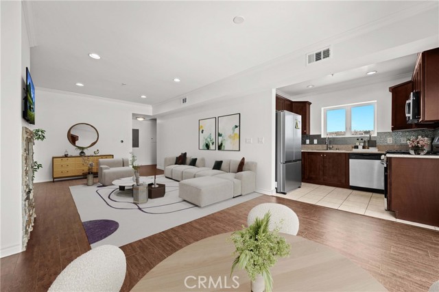 MLS #SB25124683 image #9