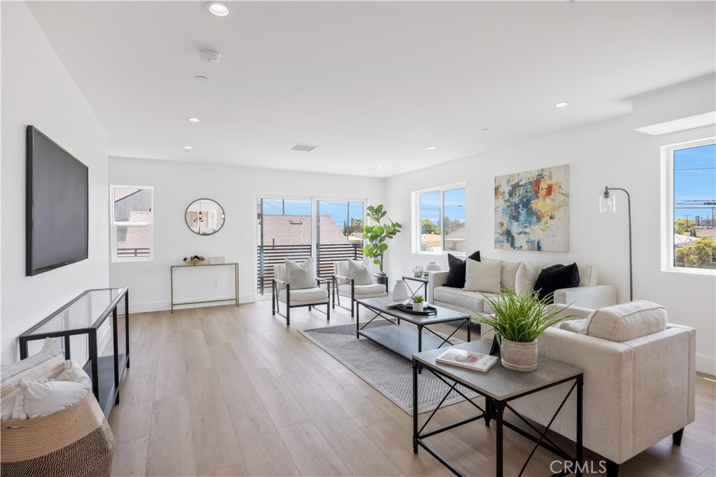 MLS #SB25141885 image #9