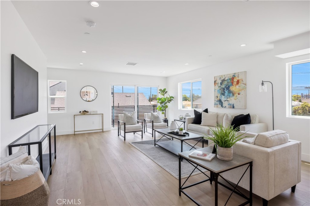 MLS #SB25142033 image #8