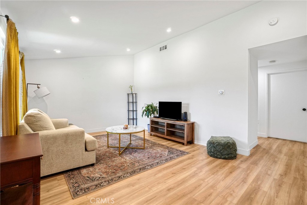 MLS #SB25146888 image #1