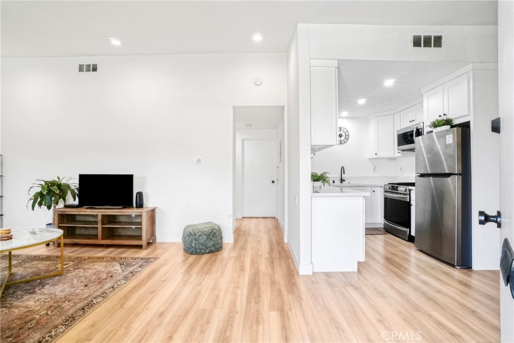 MLS #SB25146888 image #2