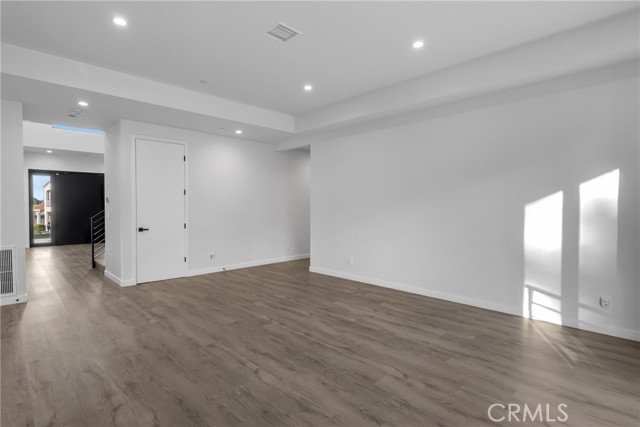 MLS #SB25165329 image #11