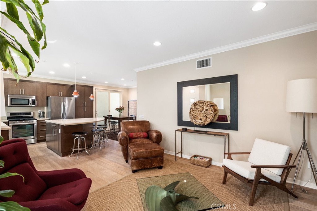 MLS #SB25168355 image #2