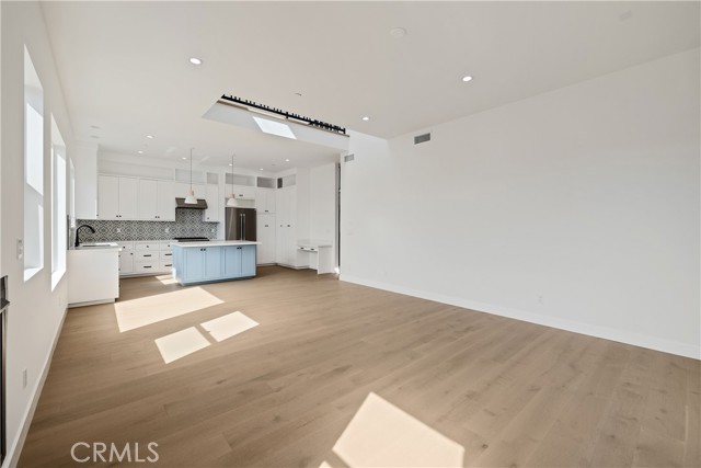 MLS #SB25172441 image #9