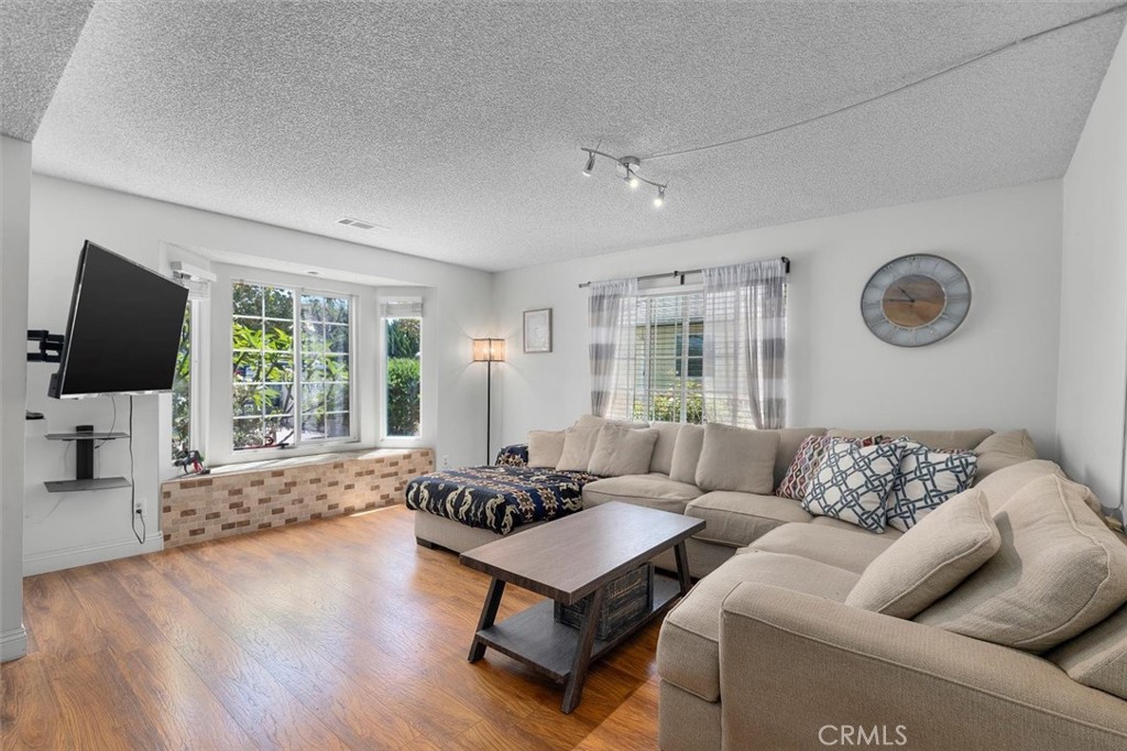 MLS #SB25179177 image #2