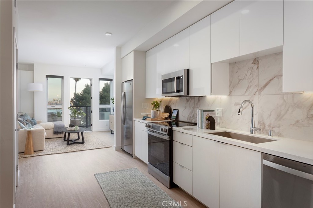 MLS #SB25182936 image #1