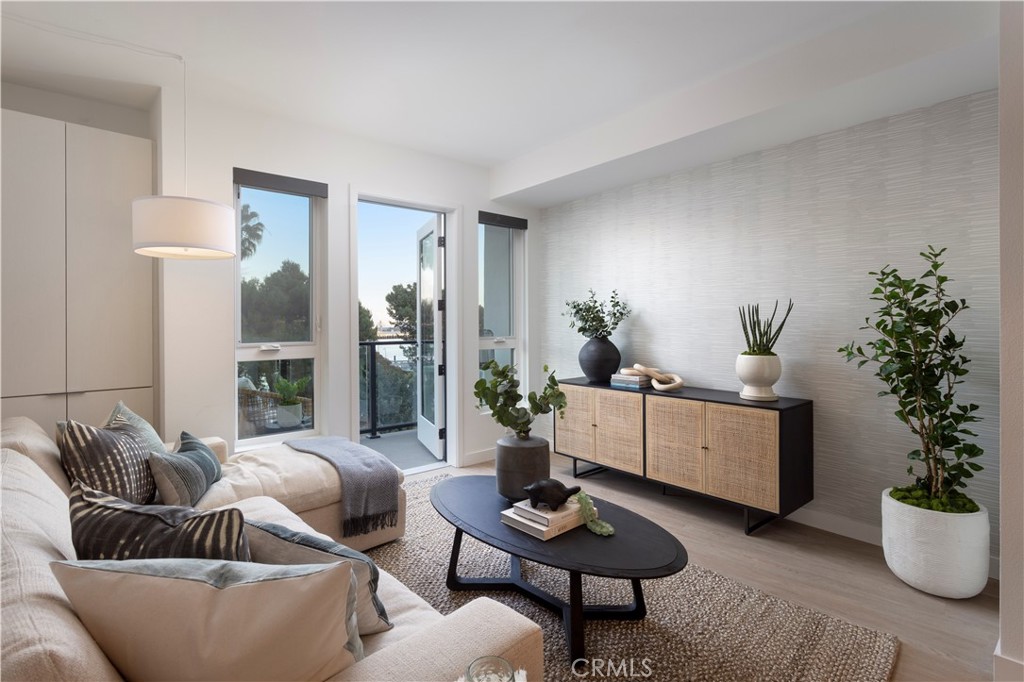 MLS #SB25182936 image #2