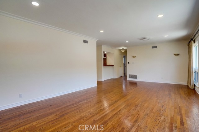 MLS #SB25186153 image #9