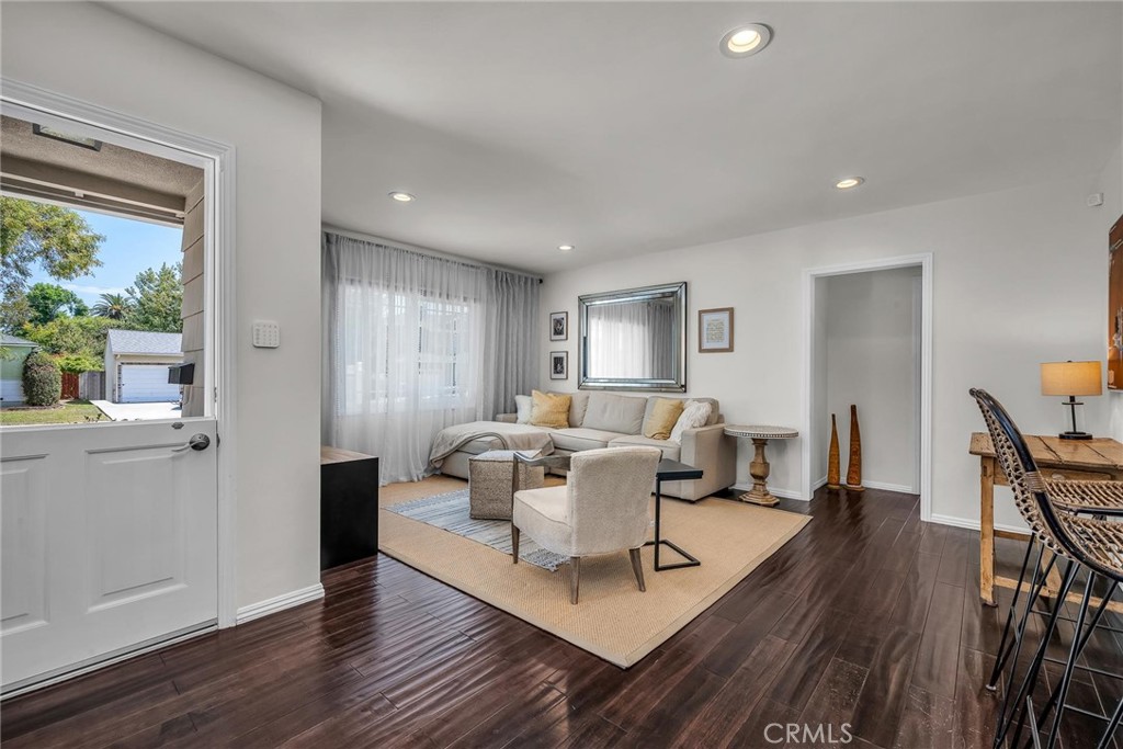 MLS #SB25187178 image #1