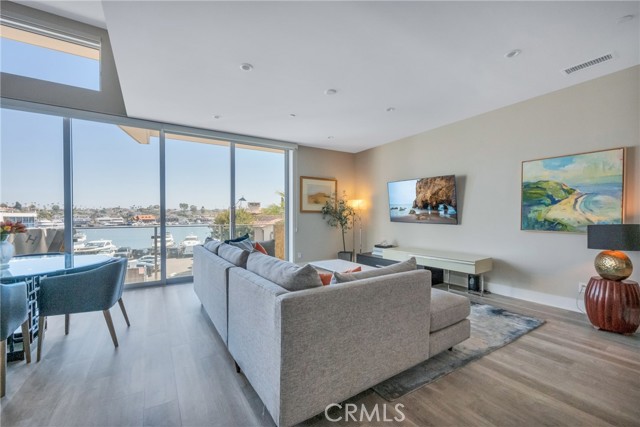 MLS #SB25199597 image #1