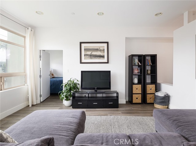 MLS #SB25201366 image #12