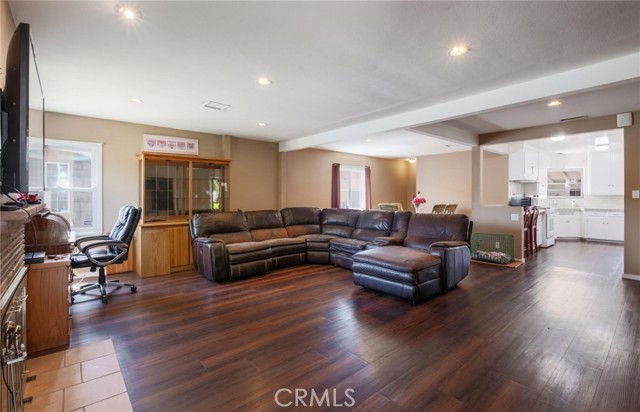 MLS #SB25214053 image #2