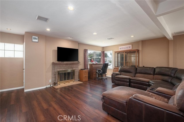 MLS #SB25214053 image #3