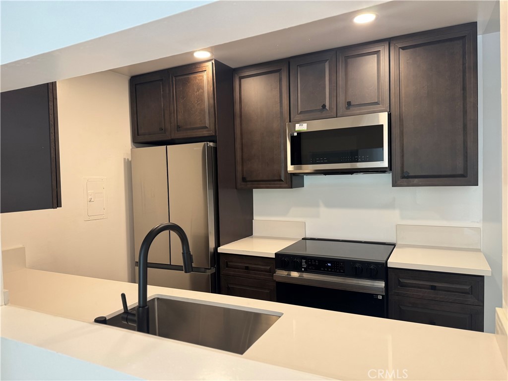 MLS #SB25218870 image #1